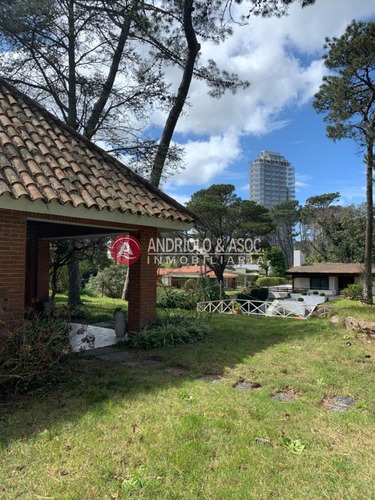 Casa En Parada 17 Playa Mansa, Punta Del Este- Ref: 6715