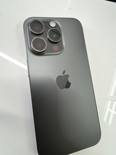 Apple Iphone 15 Pro (256gb)(esim) Negro Titanio / Liberado Negro (Reacondicionado)