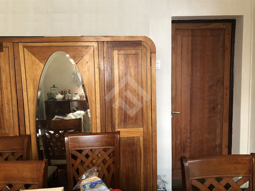 Casa En Venta De 5 Dorm. En Ñuñoa