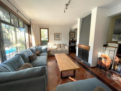 Imagen 4 de 19 de Venta Casa Carrasco Norte Zona Colegios 5 Dormitorios Piscina
