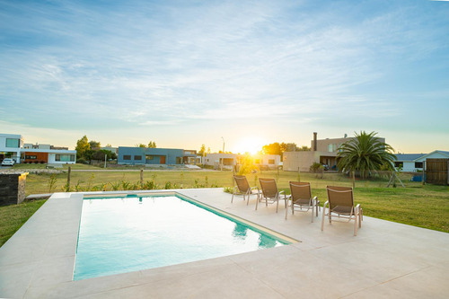 Casa A Dos Cuadras De La Playa- Real De San Carlos Village(sector Playa)