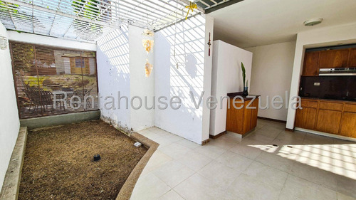 Casa En Venta En El Cafetal Calle Cerrada Casas En Caracas Angela Tochon