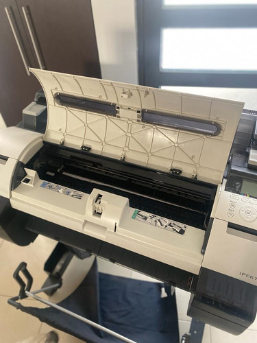 Plotter 24 Pulgadas Marca Canon, Mod. Ipf670 Series Con Base