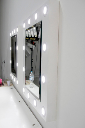Lindo Espelho Camarim E Maquiagem Com Luzes De Led