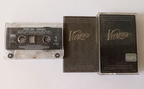 Pearl Jam Cassette Musical + Mini Libro Vitalogy