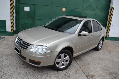 Volkswagen Bora 2.0 Trendline 115cv 2013 / Impecable