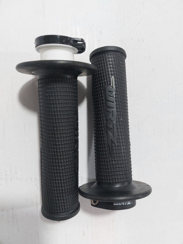 Imagen 2 de 7 de Puños Lock On Wirtz Honda Tornado Xr 250 Negro