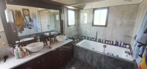Alquiler Anual O Temporal. Casa 5 Dormitorios. Arenas De José Ignacio, Maldonado.
