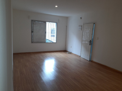 Vendo Casa Tipo Monoambiente Reciclado En La Blanqueada