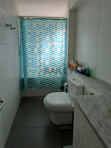Casa En Venta De 4 Dorm. En Concón