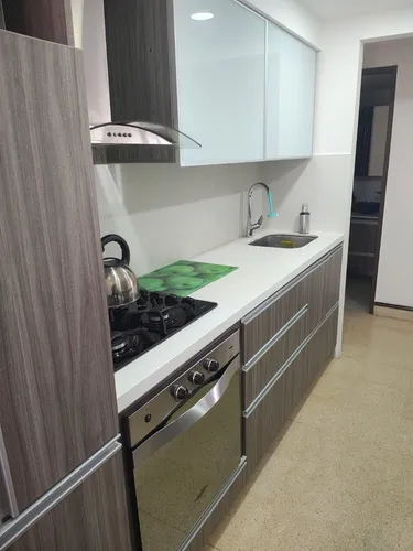 Vendo Apartamento Parte Baja De La Loma De Los Bernal Con Espectacular Vista