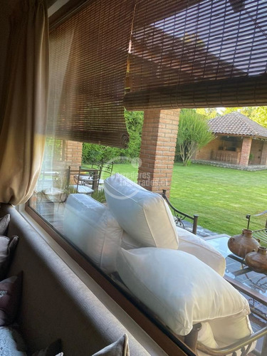 Parcela Venta Con Casa En Linares 240/ 2.520,piscina, Jardín