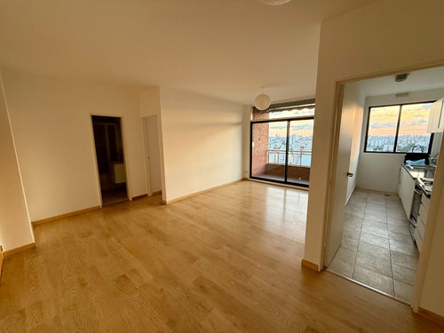 Alquiler. Espectacular Departamento 2 Ambientes. Charcas 4070 Piso 17 Gran Vista. Pileta Y Jardín C/amenities Y Seguridad 24hs. Palermo.