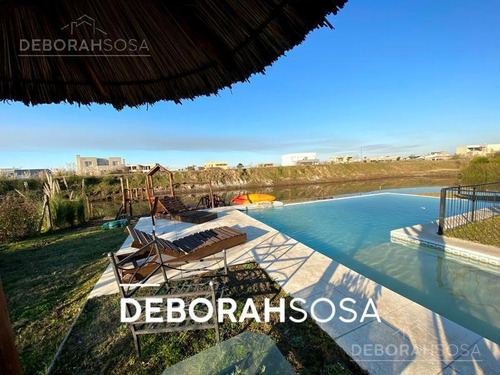 Imagen 14 de 26 de Hermosa Casa Al Agua - El Cantón