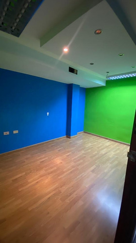Imagen 8 de 19 de Venta De 12 Locales Comerciales, Sector Barrio Obrero. Adlz