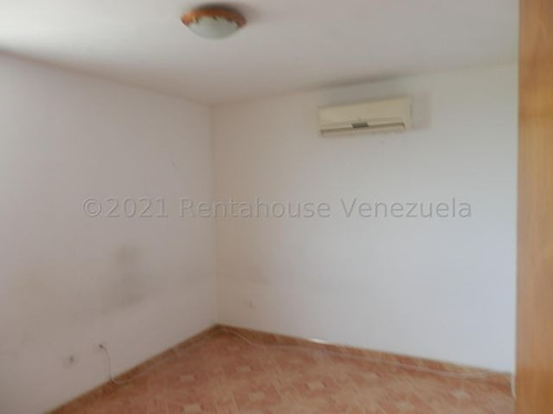 Imagen 9 de 10 de Gehijka Dominguez Ofrece En Venta Hermoso Apartamento