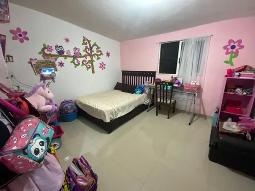 Hermosa Casa Dúplex Recién Renovada Con 4 Recamaras, Amplios Espacios Y Excelente Equipamiento