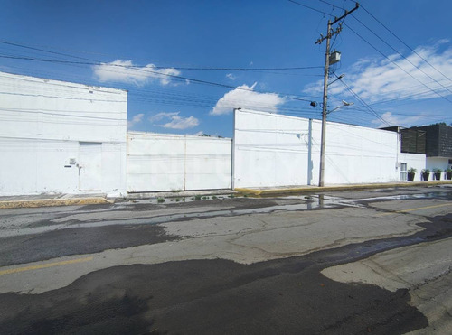 Terreno En Venta 1,869 M2, Camino Real A Cholula, Dentro De Privada, Puebla