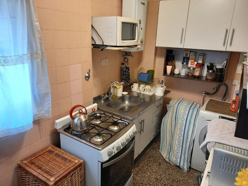 Imagen 6 de 12 de Venta San Cristobal! Tres Ambientes Con Hermoso Balcón Corrido Al Frente!