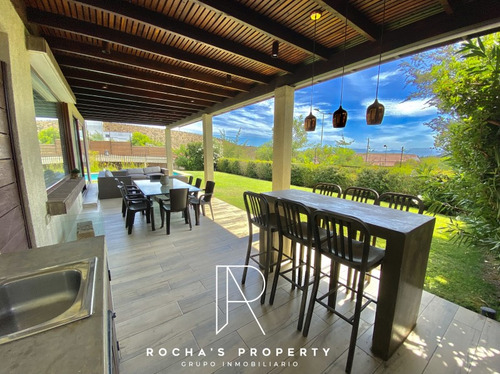 Casa Amoblada, Gran Patio Y Piscina