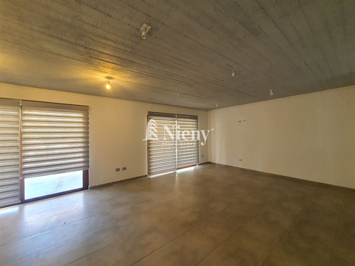 Casa En Venta De 6 Dorm. En Machalí, Condominio Doña Matilde