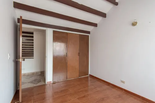 Casa En Venta En Alhambra. Cod V4582