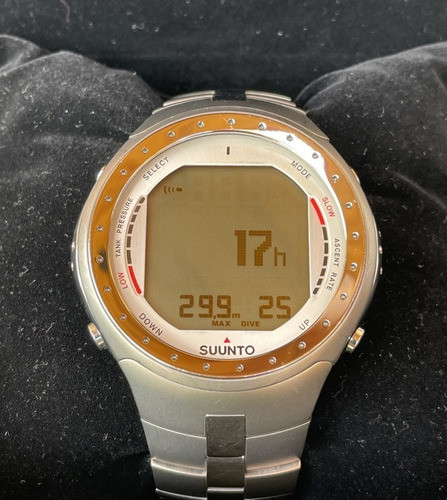 Imagen 2 de 5 de Suunto D9 Computadora Reloj De Buceo Con Brazalete Titanio