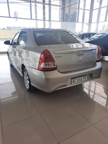 Imagen 5 de 16 de Toyota Etios Xls 1.5 4p 2017 // 4632025