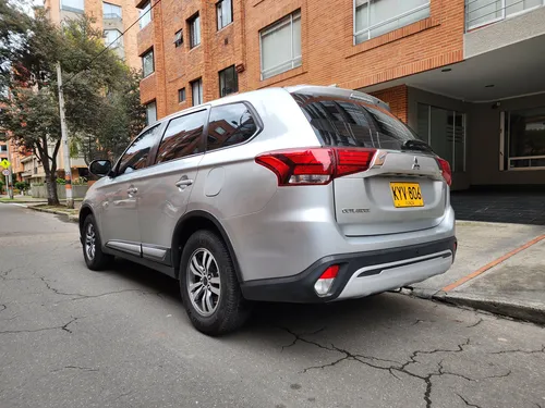 Mitsubishi Outlander Kaiteki At 2.4 Cc 2022