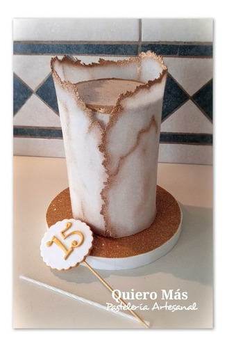 Imagen 7 de 9 de Torta Alta Dripcake Decorada Y Personalizada 1,5kilos