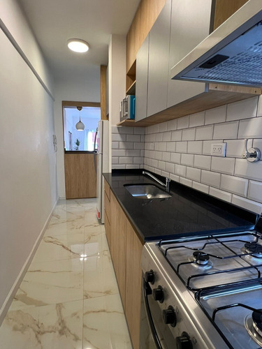 Imagen 10 de 19 de Departamento De 3 Ambientes A La Calle C/ Balcon Y Cochera