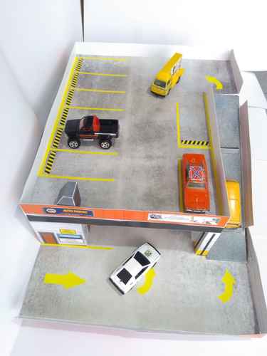 Exhibidor Papercraft Hot Wheels Esc 1/64 Estacionamiento Estacionamiento 19 Autos (Usado)