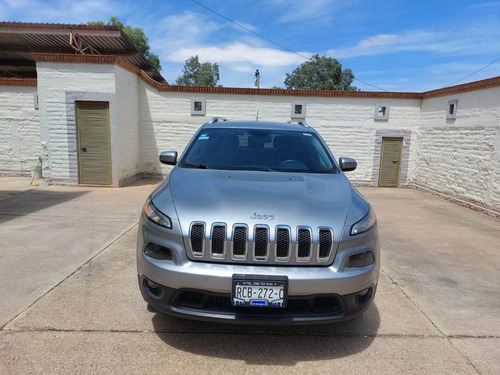 Jeep Cherokee 2.4 Latitude Mt
