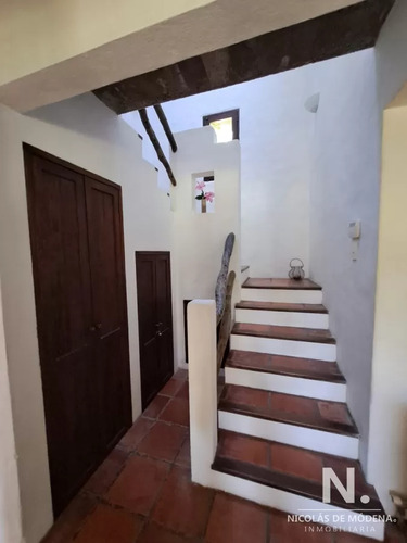 Casa A La Venta De 3 Dormitorios En Punta Del Este Con Un Magnífico Terreno De 1400 Mts2