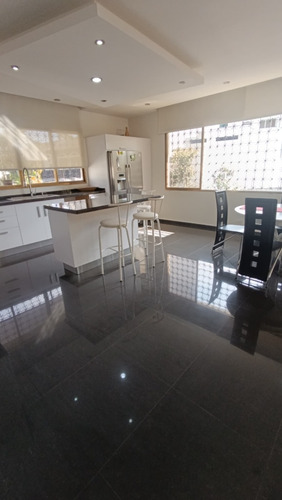 Aparto-casa, Remodelado, Amoblado Y Equipado En La Urb. Alta Florida (planta Alta)