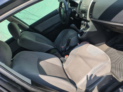 Nissan Sentra 2.0 Emotion 6vel Ee Mt