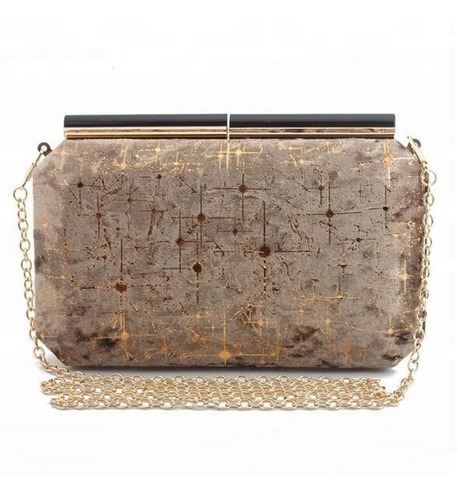 Cartera Clutch Simil Gamuza Beige Con Pellizco Importado