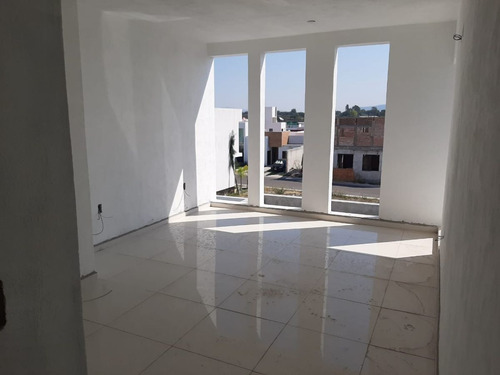 Preciosa Casa En Grand Juriquilla, Minimalista, 3 Recamaras, Roof Garden, Jardín