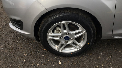 Imagen 14 de 15 de Ford Fiesta 4 Puertas
