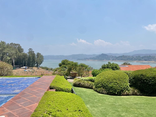 Casa En Condominio En El Lago En Bugambilias