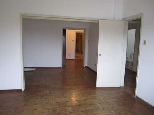 Venta Apartamento 1 Dormitorio 59m2 Con Balcón Al Frente.