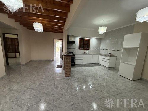 Venta Casa 6 Ambientes Con Cochera En Villa Dominico