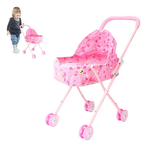 Bebe con cheap coche de juguete