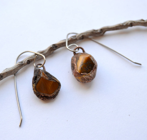 Imagen 2 de 3 de Aros Piedra Natural Ojo De Tigre, Cobre Y Acero Quirurgico