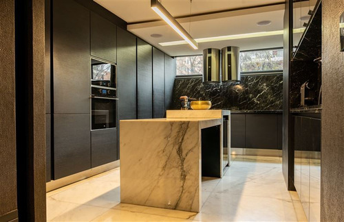 Departamento En Venta De 2 Dorm. En Las Condes