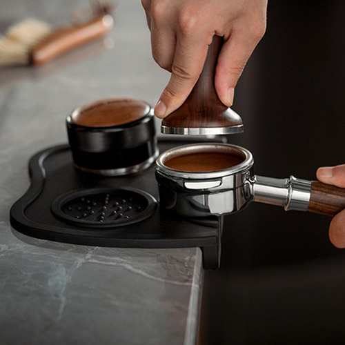Um Tapete De Silicone Antiderrapante Para Prensar Café