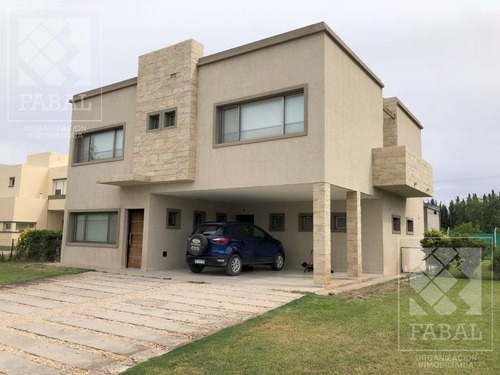 Casa Venta Comahue Golf Club Neuquén, 3 Dormitorios, 3 Baños, Jardín, Parrilla Y Cochera