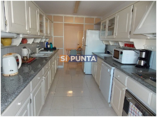 Imagen 3 de 12 de Apartamento En Playa Mansa