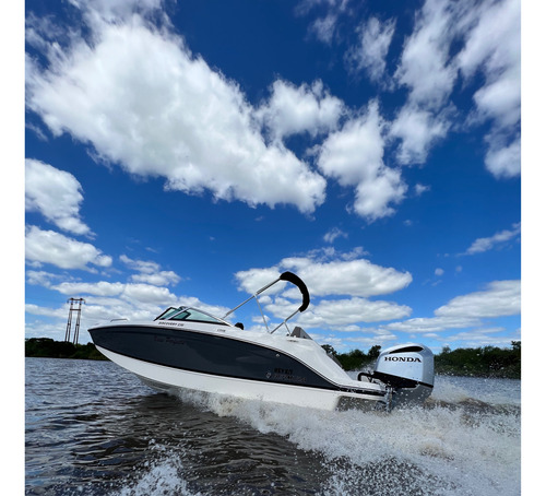 Bermuda Discovery 230