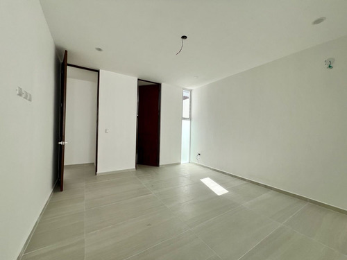 Casa En Venta En Mérida, Privada El Origen, Mod. 597, De Lujo